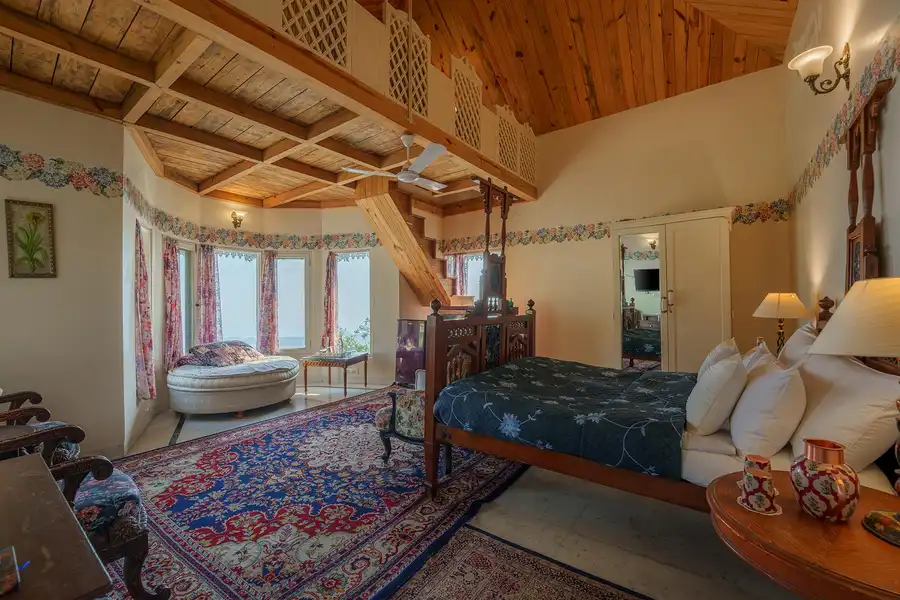 Cobble @ Stonehaven W/ Outdoor Heated Pool, Kasauli