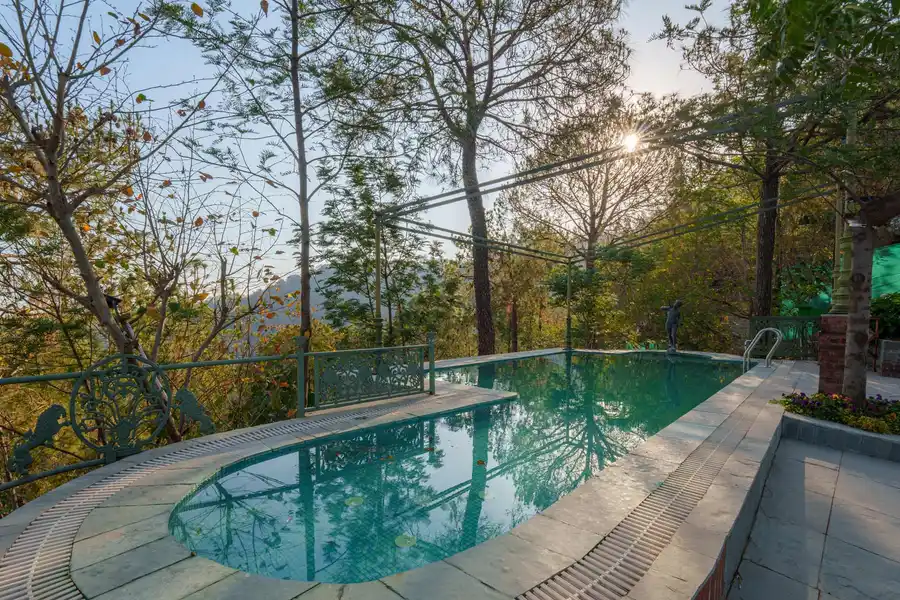 Cobble @ Stonehaven W/ Outdoor Heated Pool, Kasauli