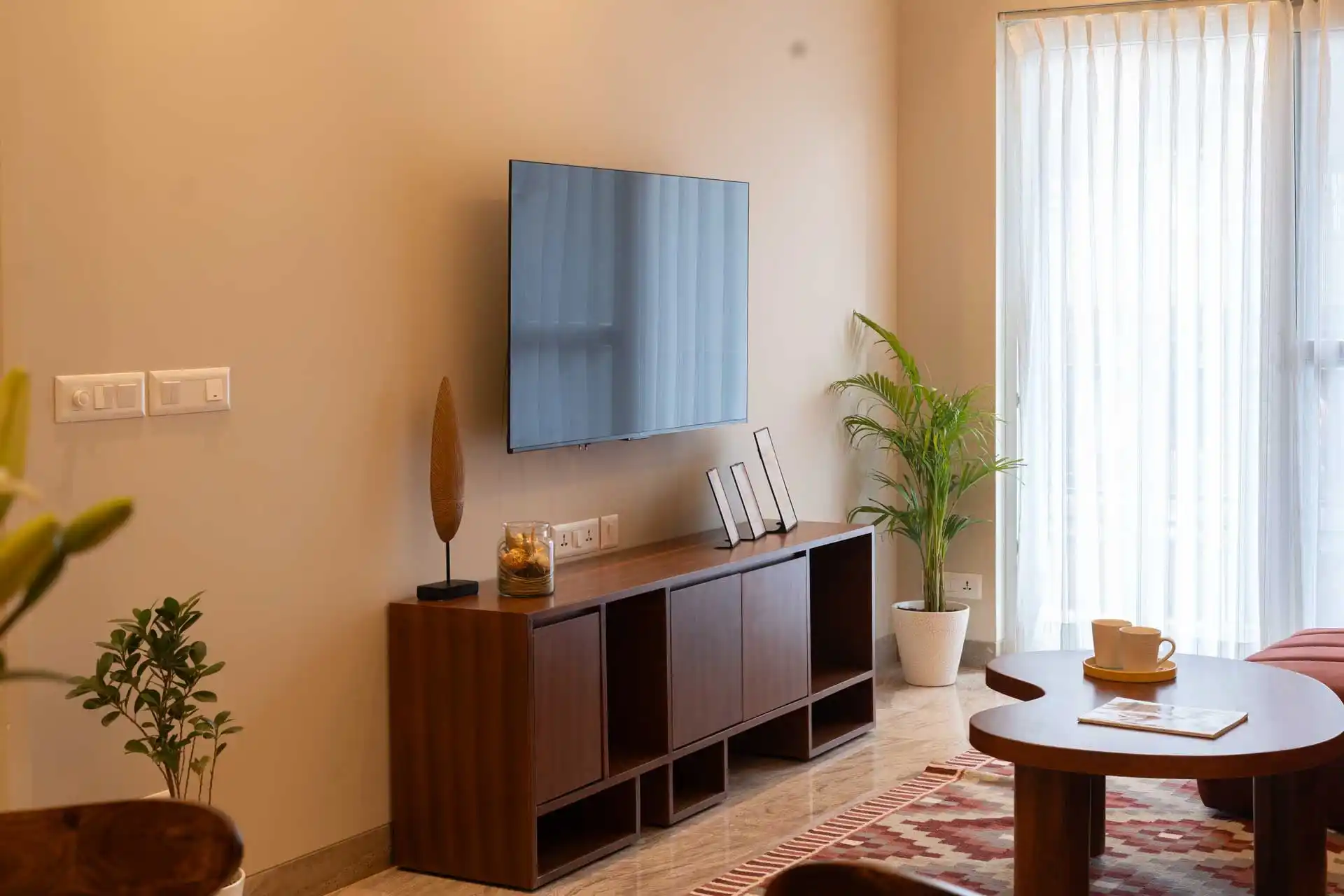 Comfort Room @ StayVista Residences at GK-1, New Delhi