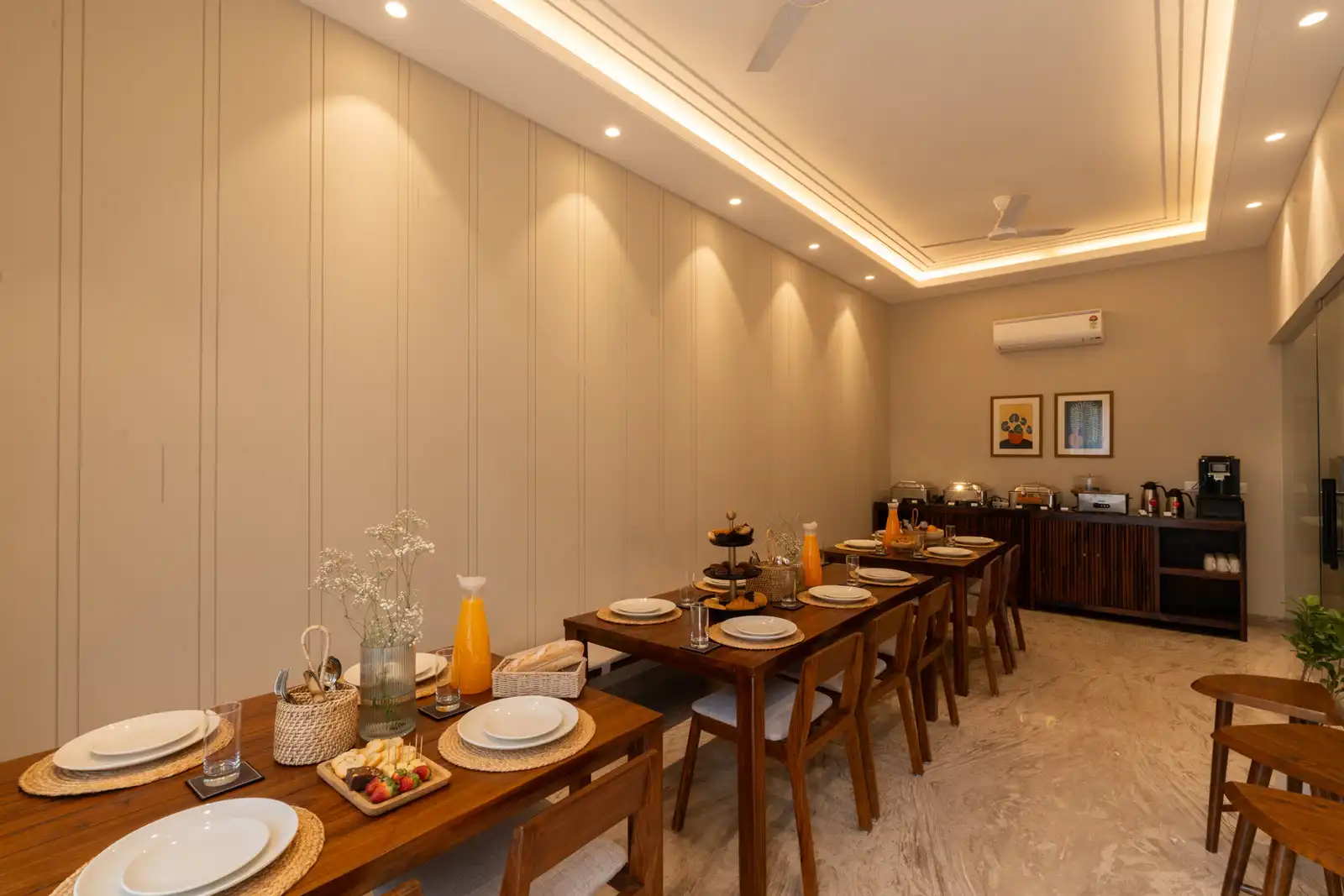 Comfort Room @ StayVista Residences at GK-1, New Delhi