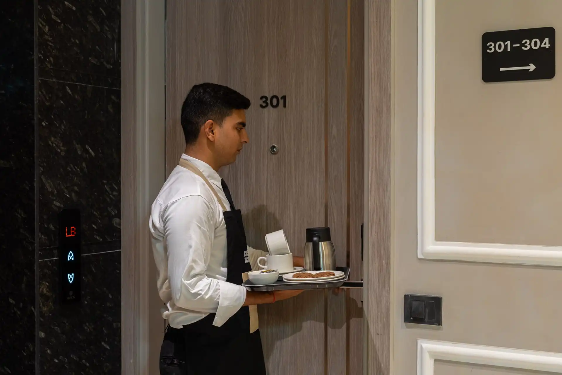 Comfort Room @ StayVista Residences near Cyber City Hub, New Delhi