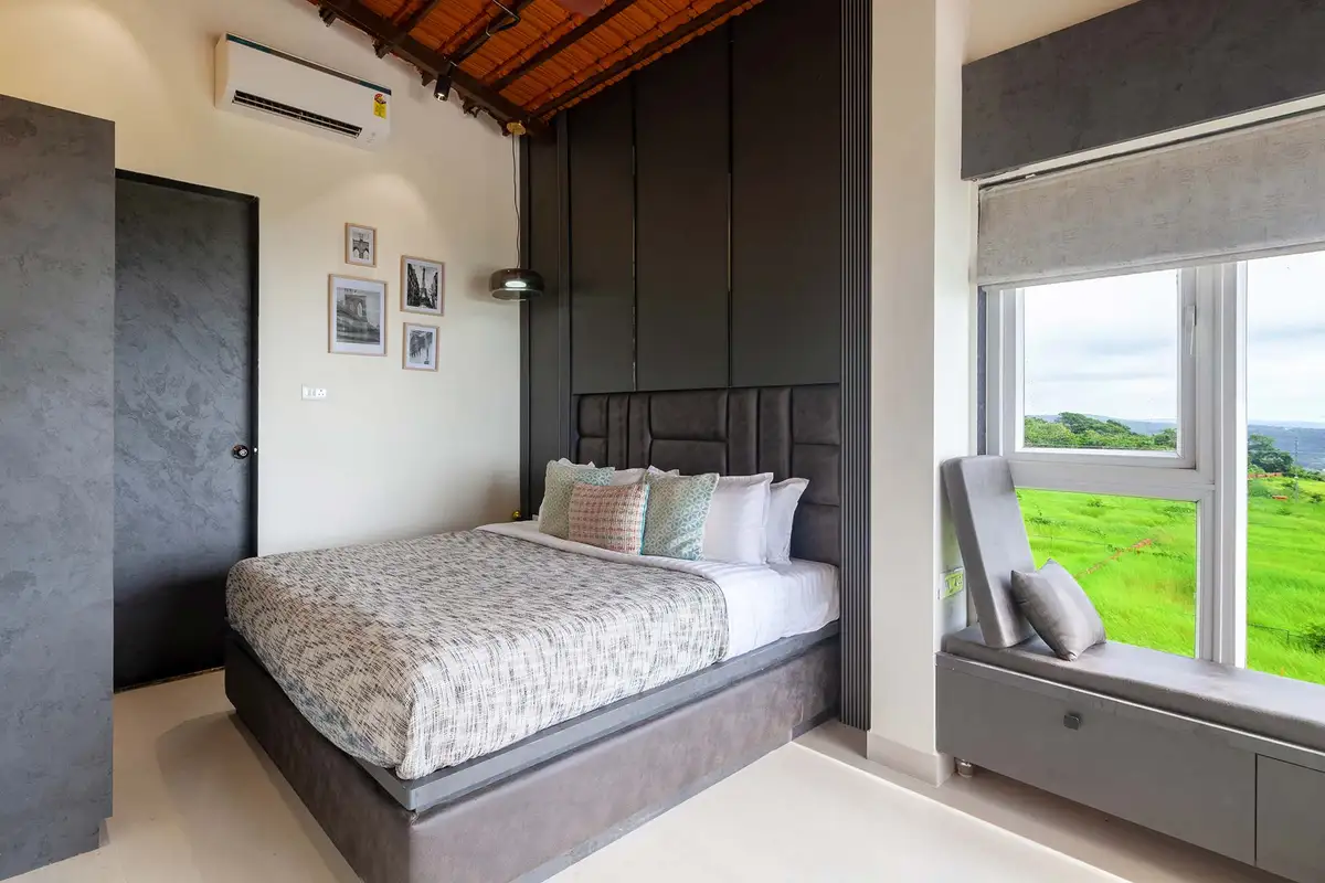 Coral Breeze, Dapoli