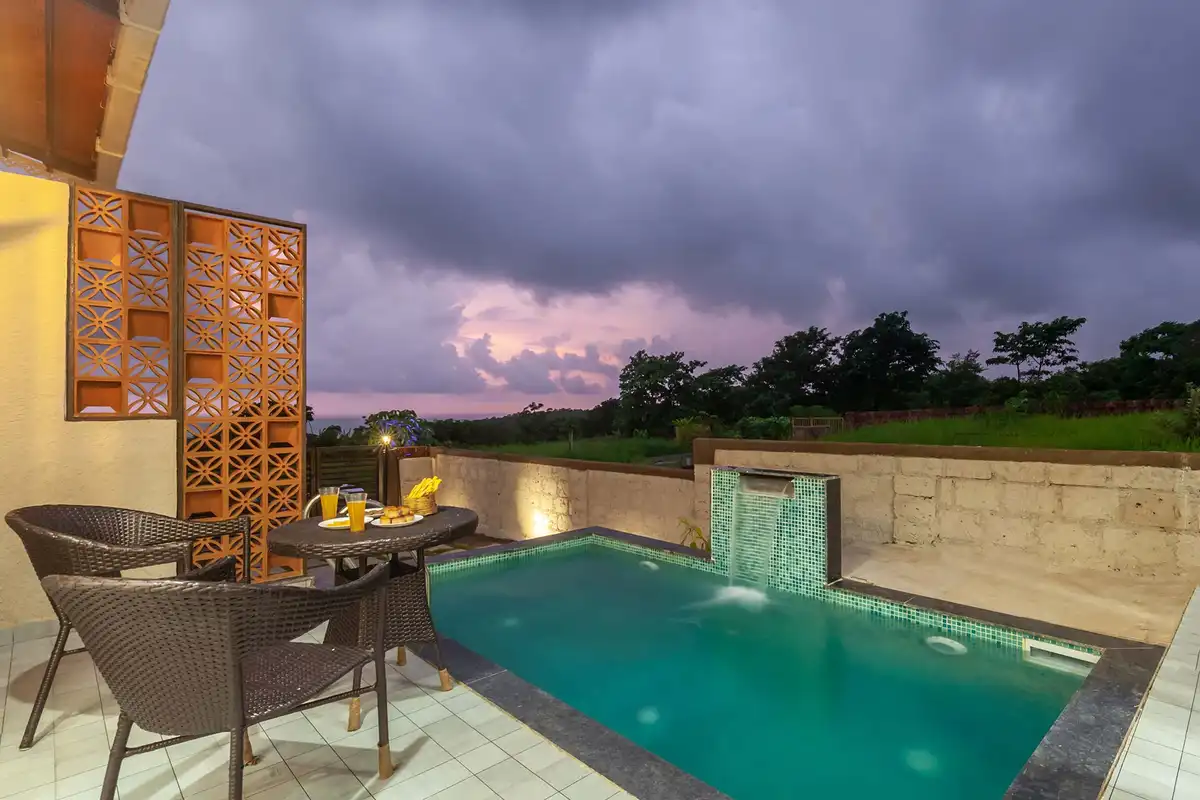 Coral Breeze, Dapoli