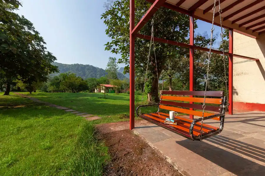 Corfu and Crete, Karjat