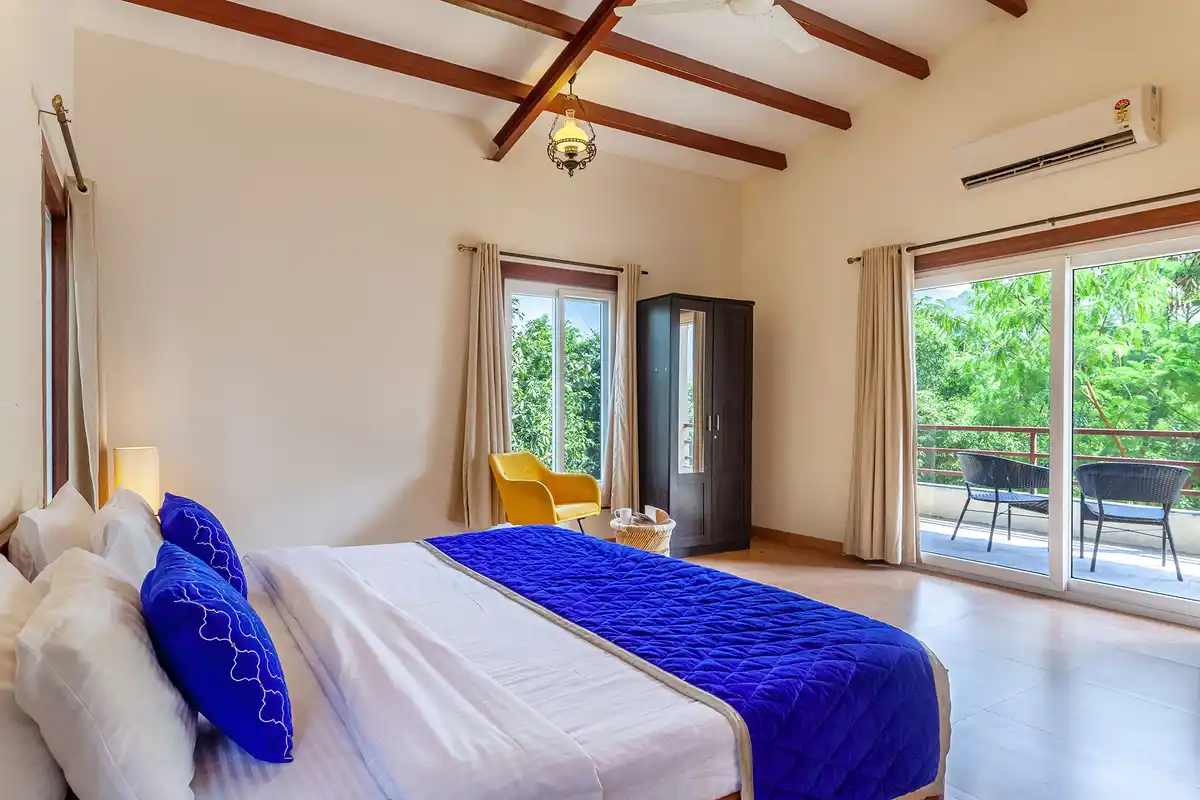 Corfu and Crete, Karjat