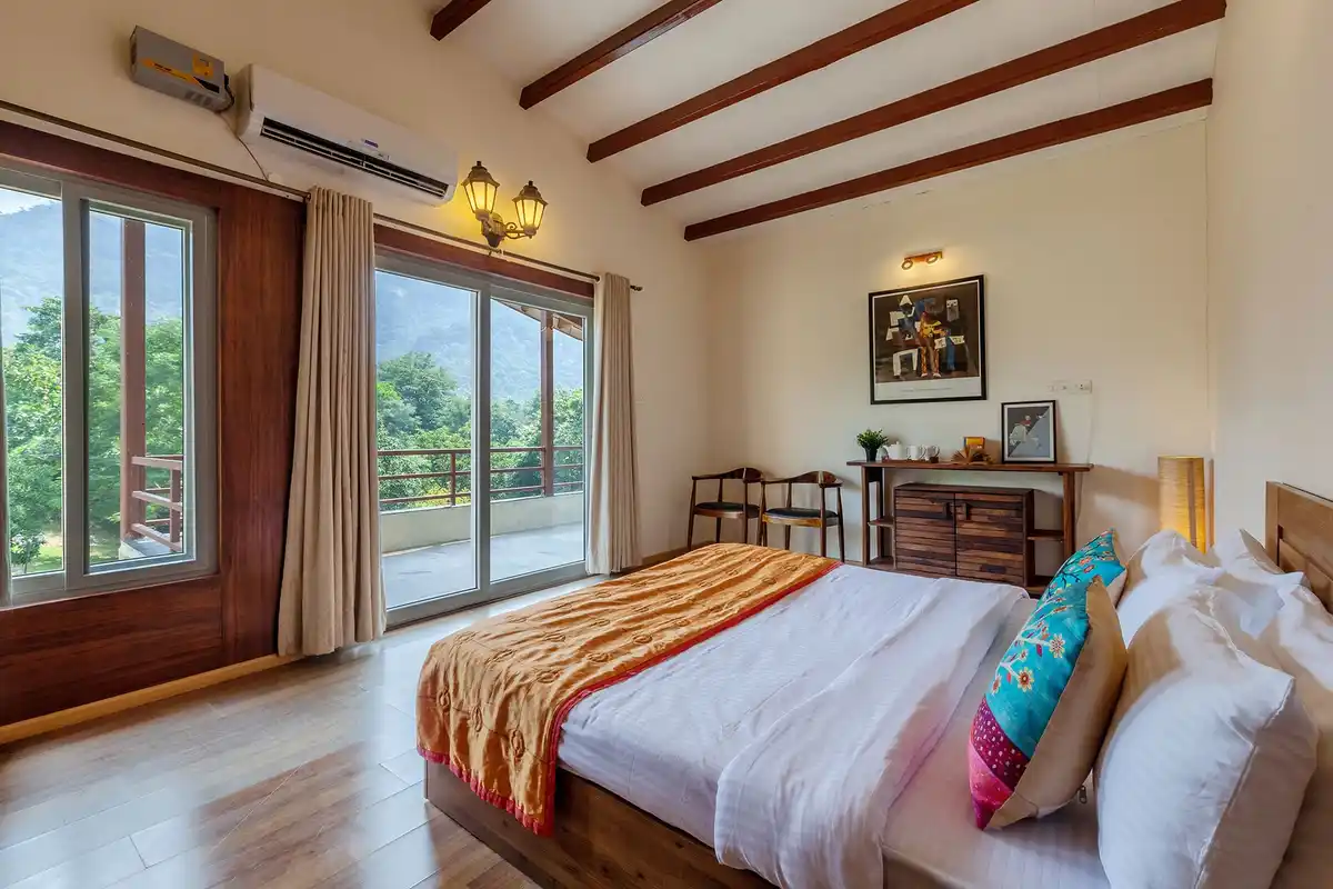 Corfu and Crete, Karjat