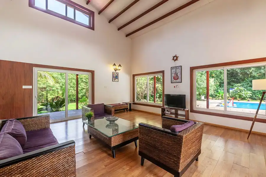 Corfu and Crete, Karjat