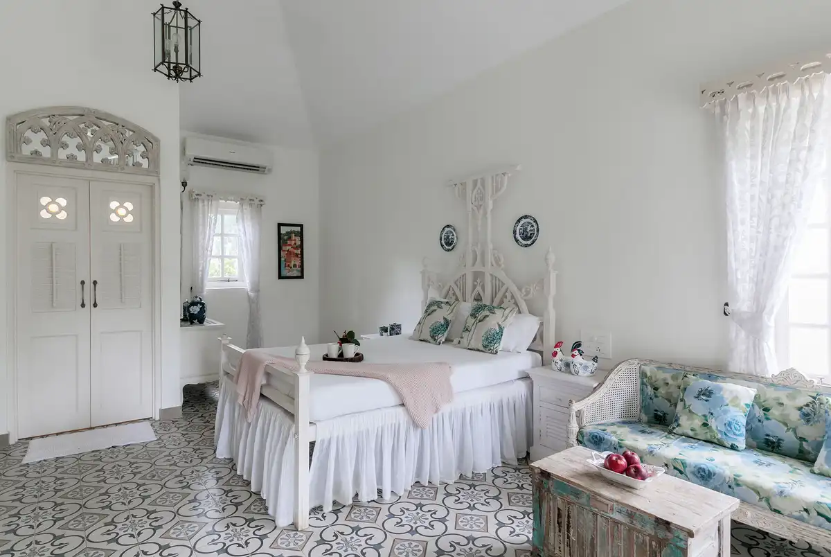 Cosy Cottage - The Inner Temple w/ Jacuzzi, Alibaug