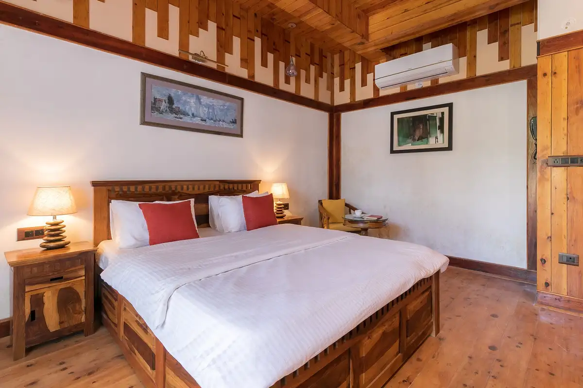 Cottage on the Lake, Bhimtal