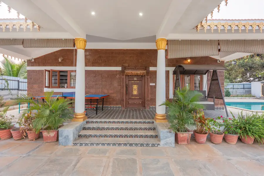 Courtyard Banyan, Bengaluru