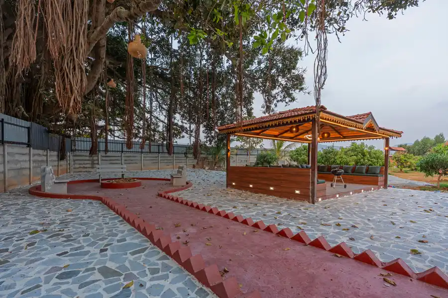 Courtyard Banyan, Bengaluru