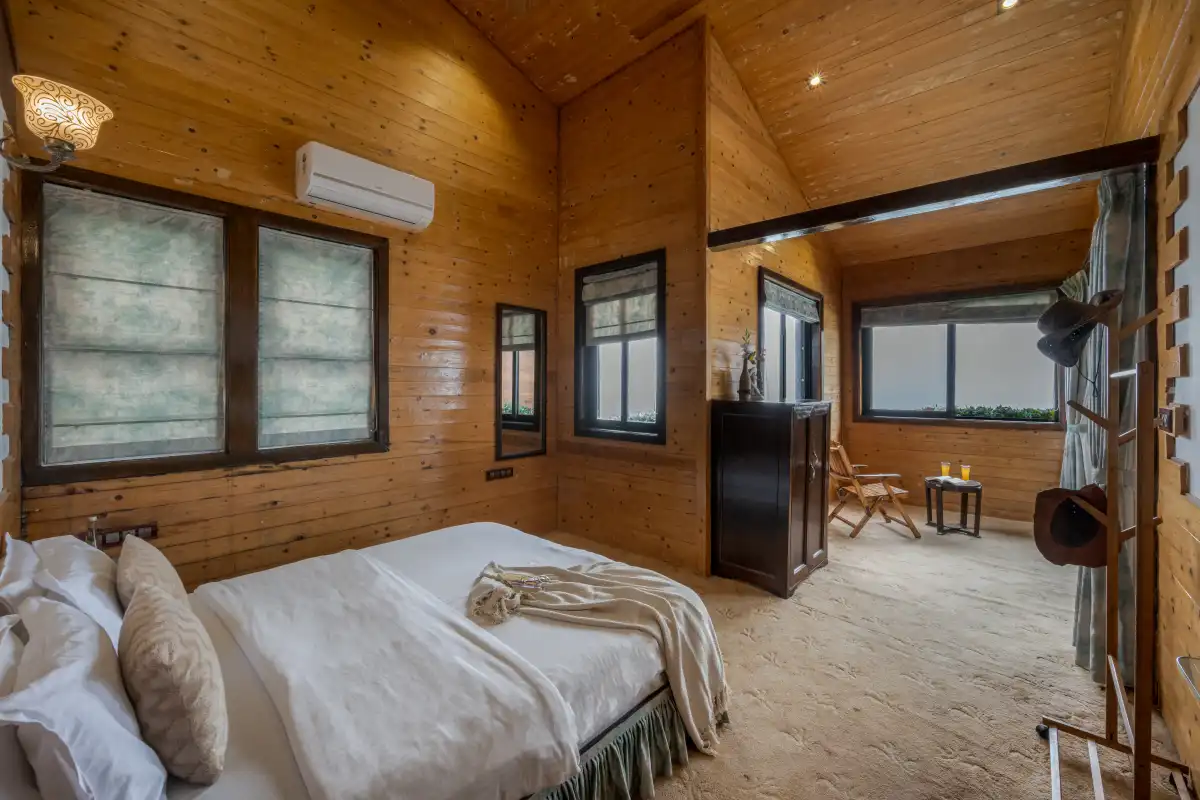 Cowboy Castle, Panchgani