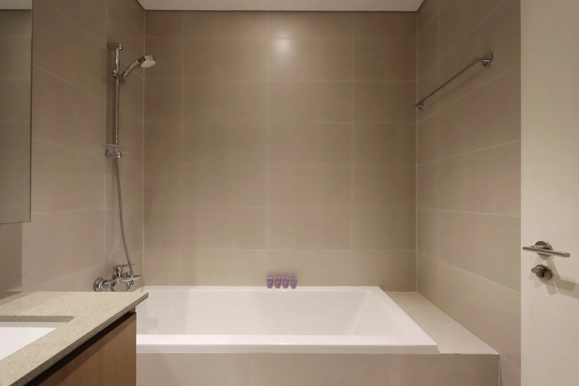 Cozy 2BR, Dubai