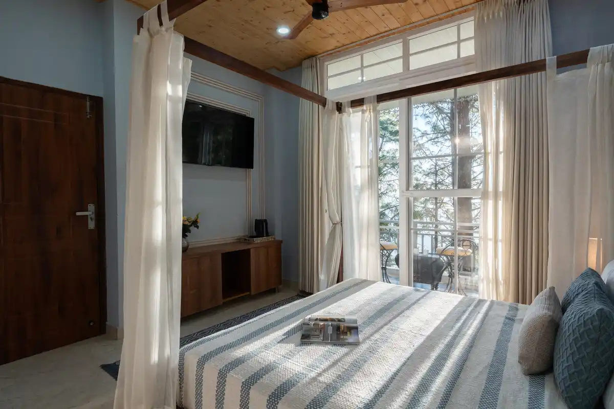 Crescent Peak W/Heated Jacuzzi, Kasauli