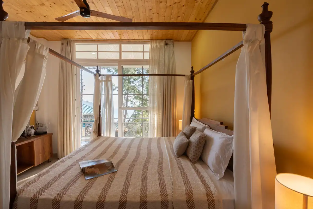 Crescent Peak W/Heated Jacuzzi, Kasauli