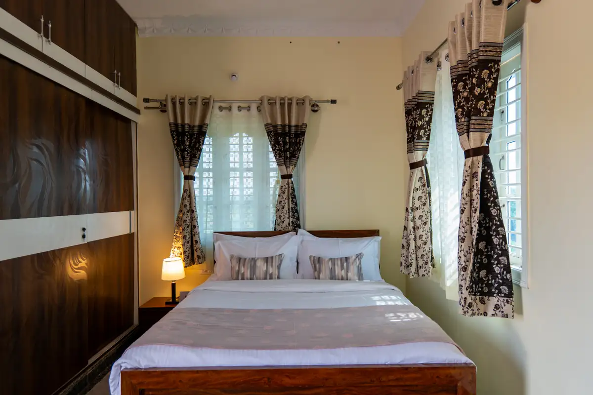 Crest Manor, Bengaluru