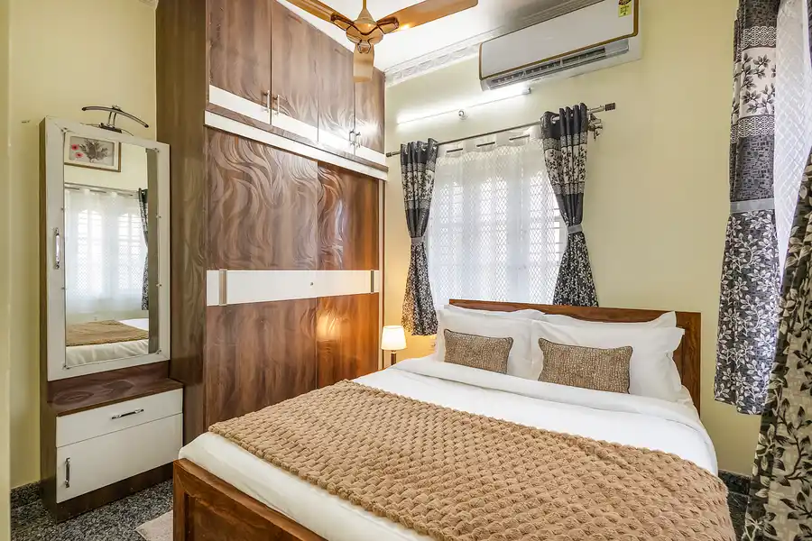 Crest Manor, Bengaluru