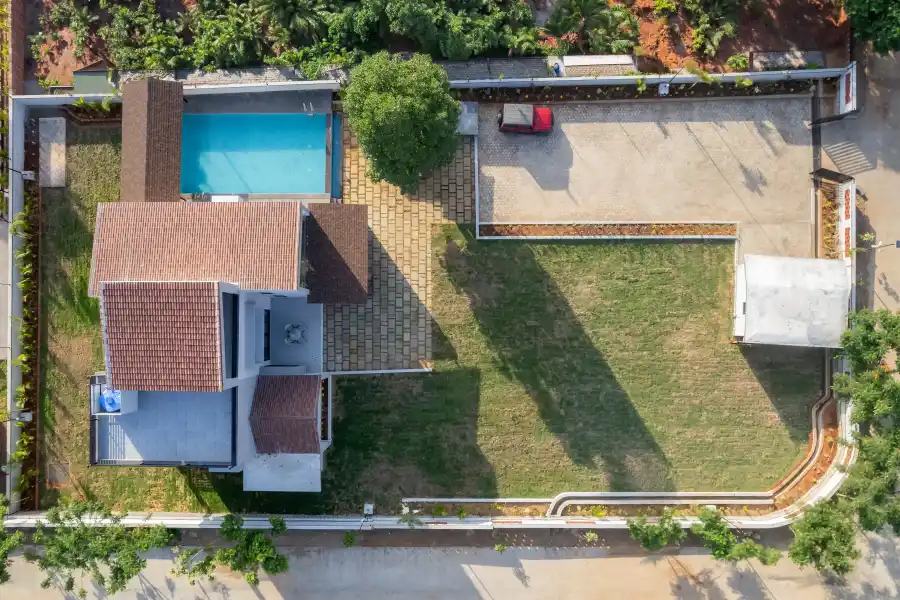 Crimson Crest, Khopoli