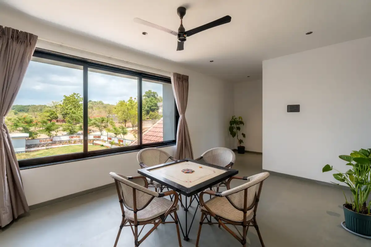Crimson Crest, Khopoli
