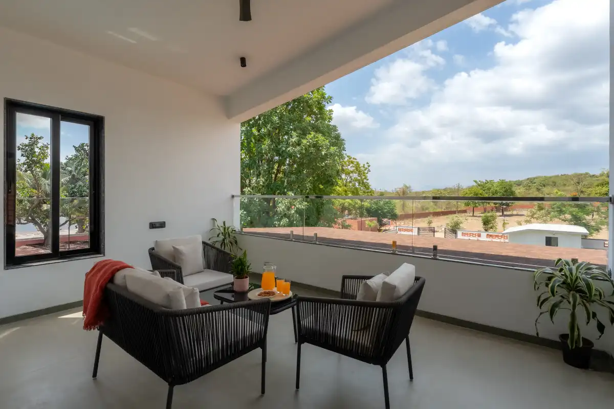 Crimson Crest, Khopoli