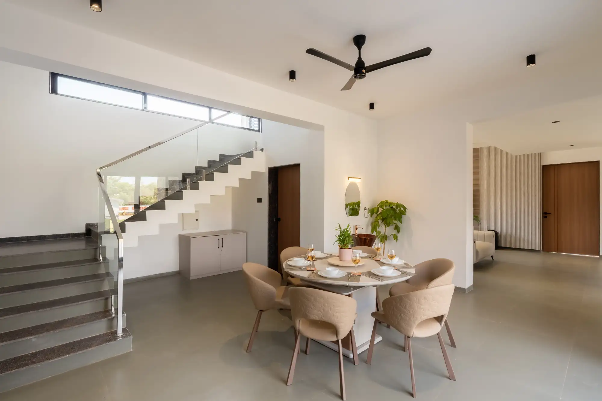 Crimson Crest, Khopoli