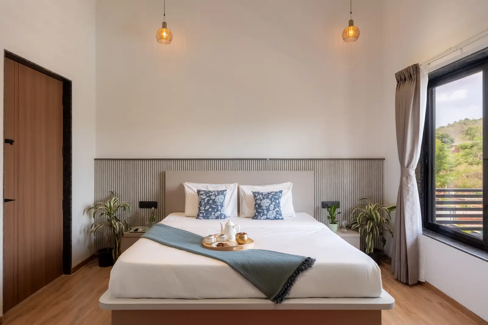 Crimson Crest, Khopoli