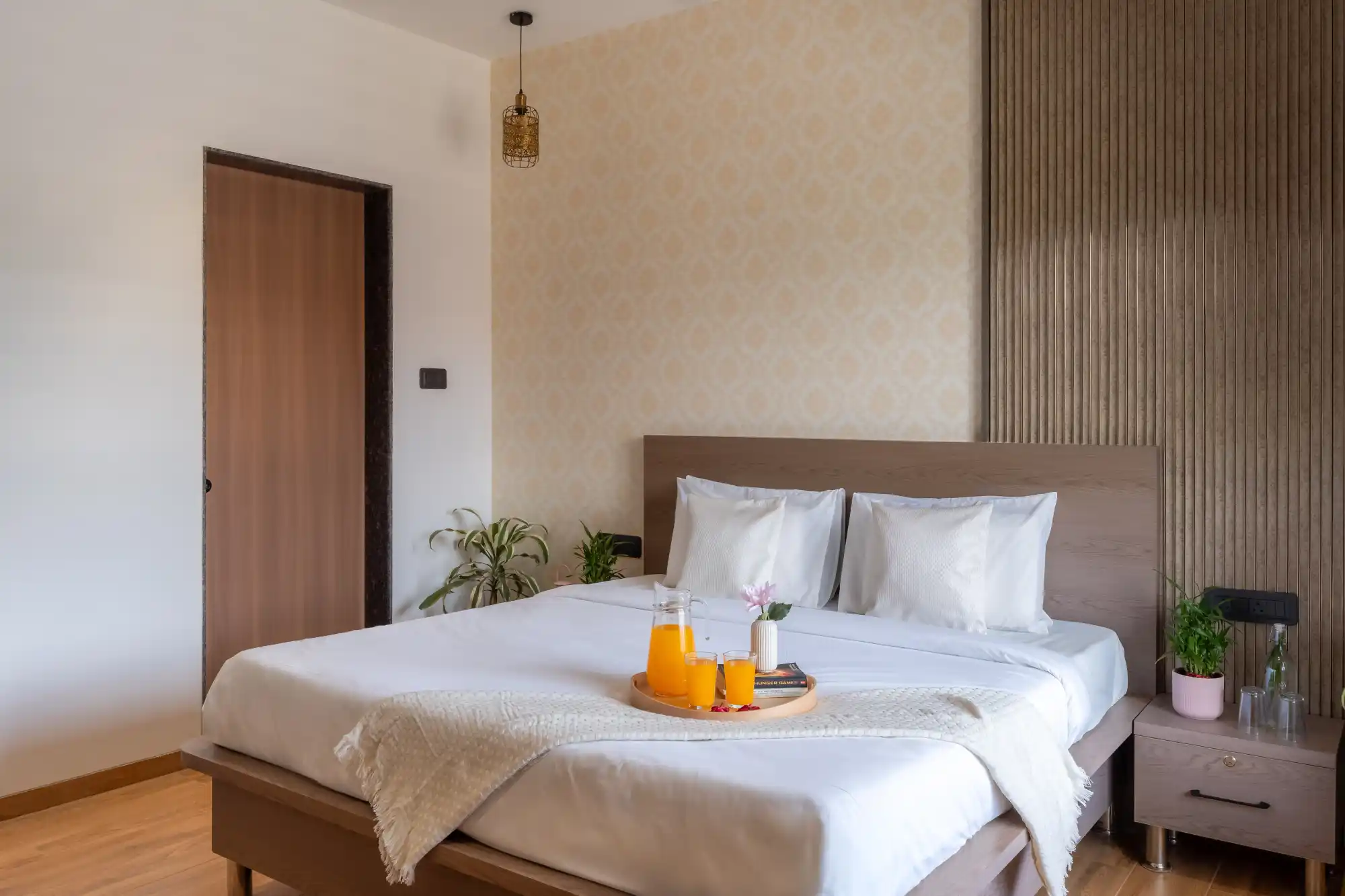 Crimson Crest, Khopoli