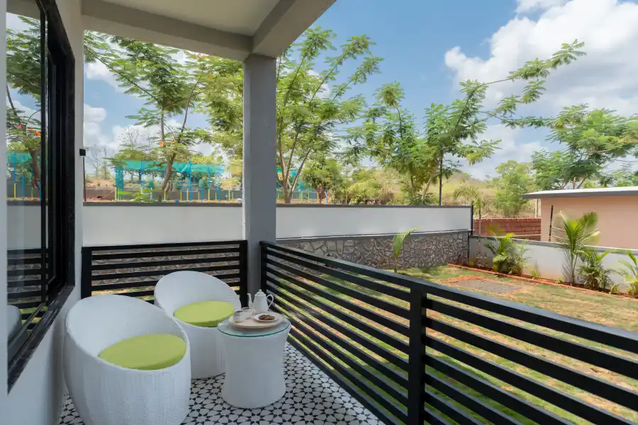 Crimson Crest, Khopoli
