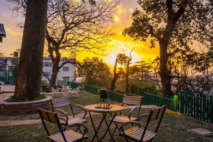 Crimson @ Nau Nabh Cottage, Shimla