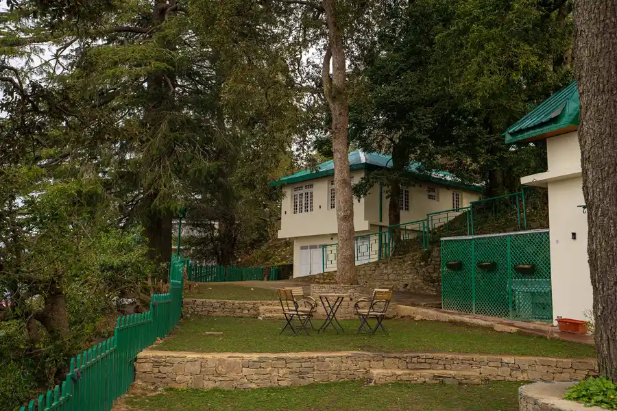 Crimson @ Nau Nabh Cottage, Shimla