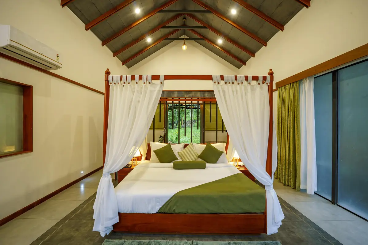 Crystal Kuruva Nature Resort & Spa Room
