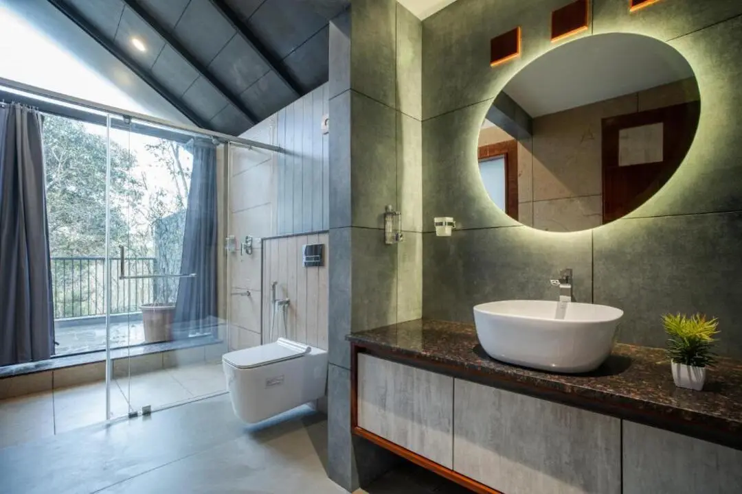 Crystal Kuruva Nature Resort & Spa Bathroom