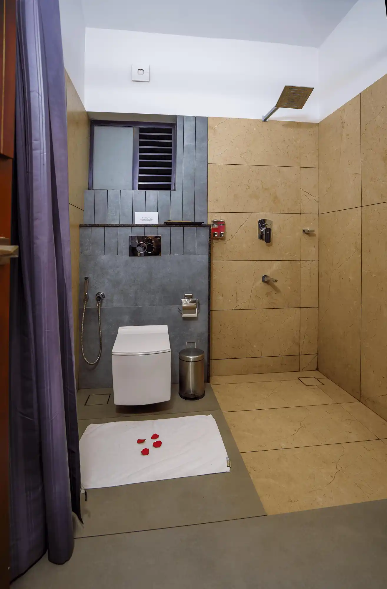 Crystal Kuruva Nature Resort & Spa Bathroom