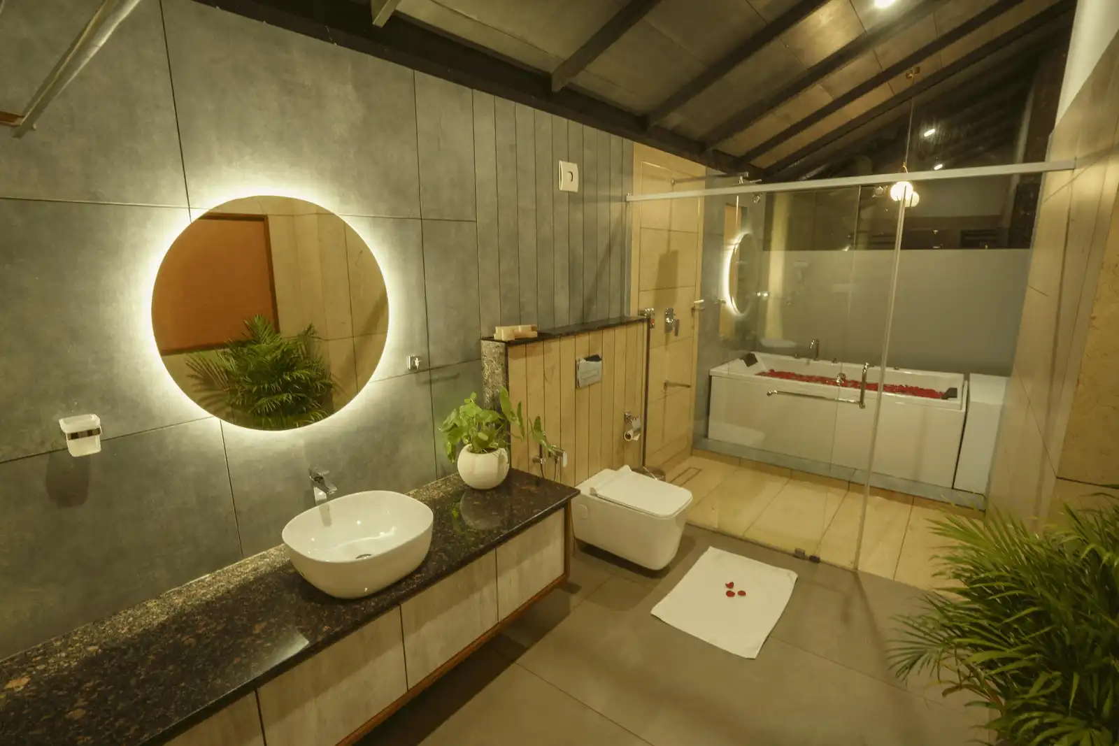 Crystal Kuruva Nature Resort & Spa Bathroom