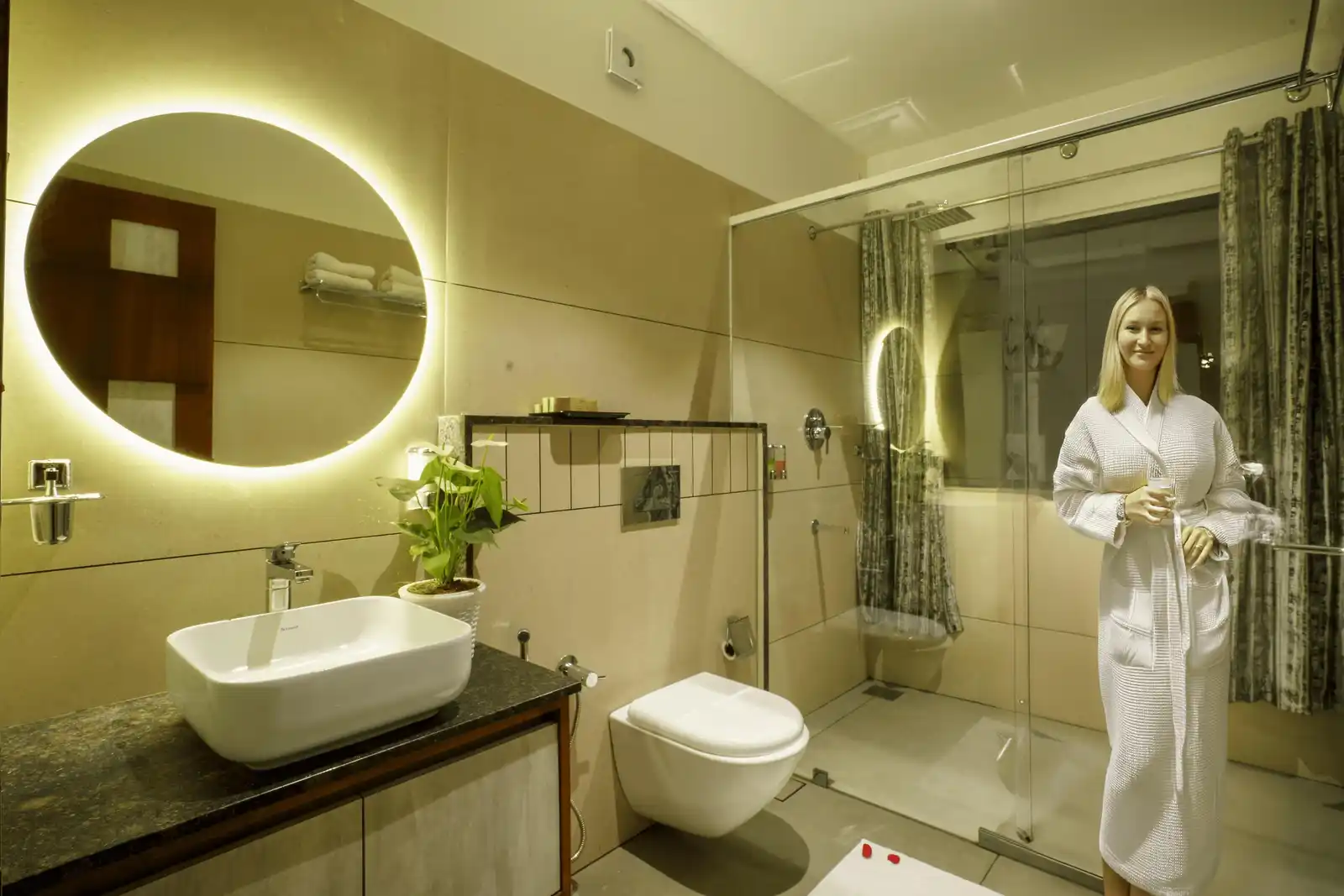 Crystal Kuruva Nature Resort & Spa Bathroom