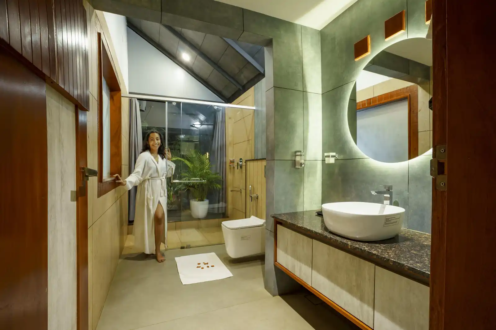 Crystal Kuruva Nature Resort & Spa Bathroom