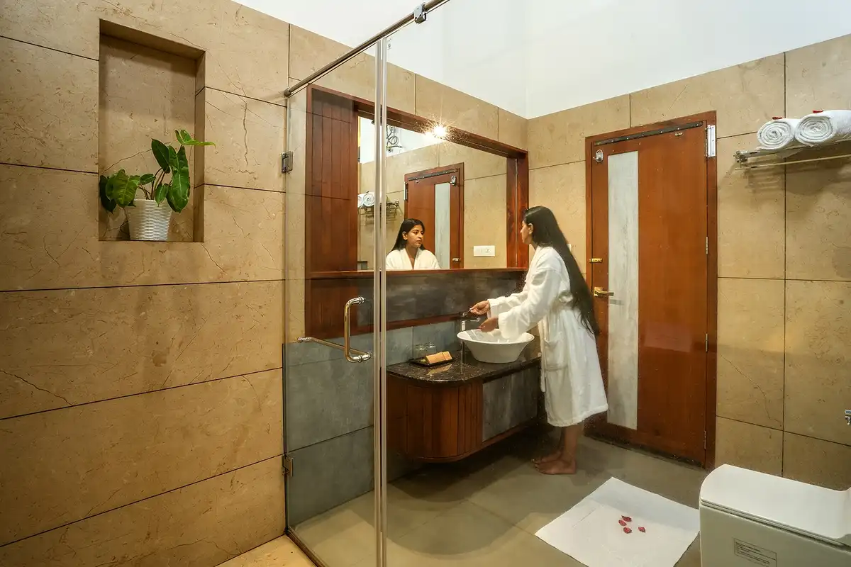 Crystal Kuruva Nature Resort & Spa Bathroom