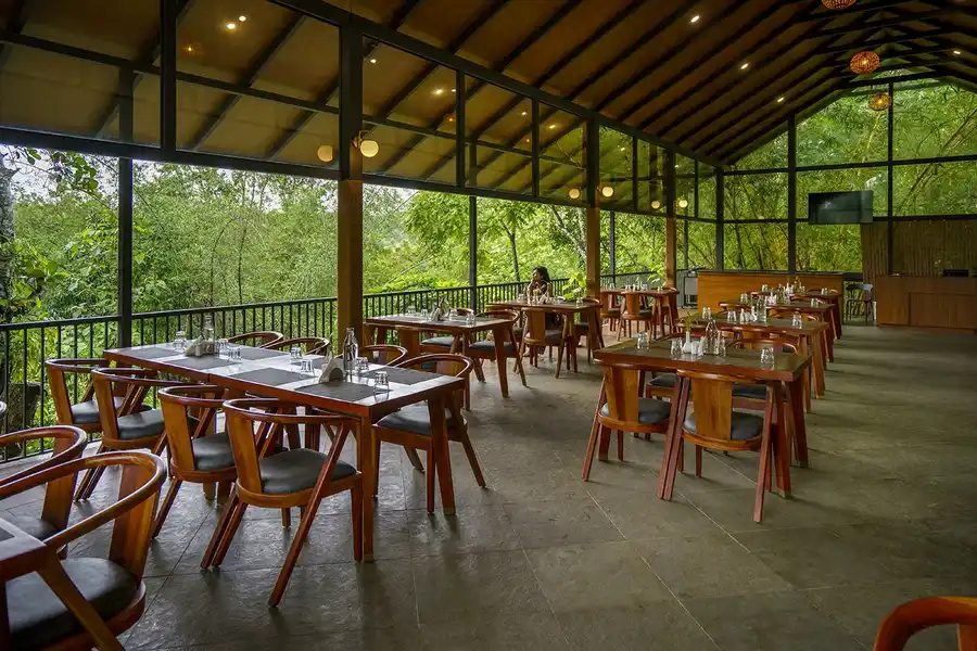 Crystal Kuruva Nature Resort & Spa Restaurant/Dining