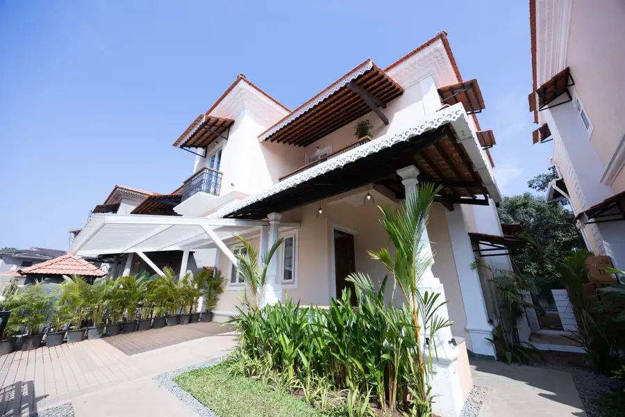 Cygnus, North Goa