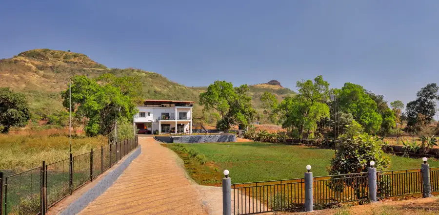 Deckhouse 47, Karjat