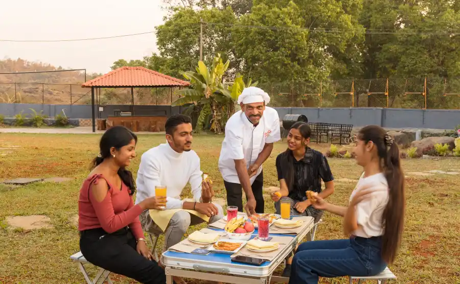 Deckhouse 47, Karjat