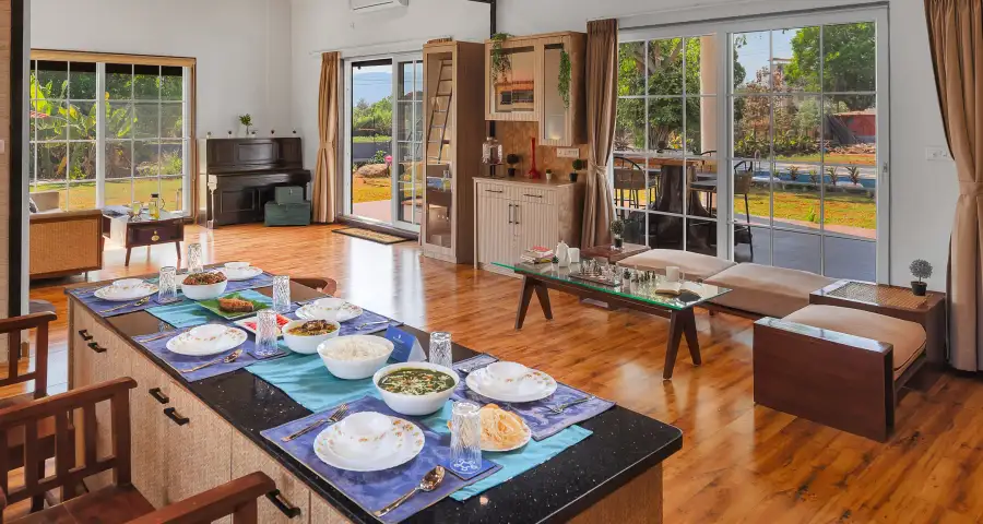 Deckhouse 47, Karjat