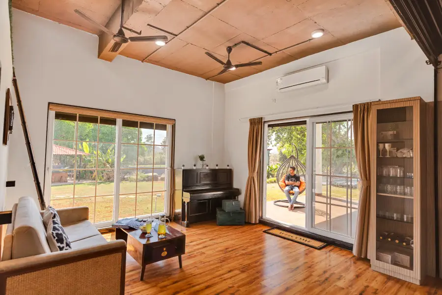 Deckhouse 47, Karjat