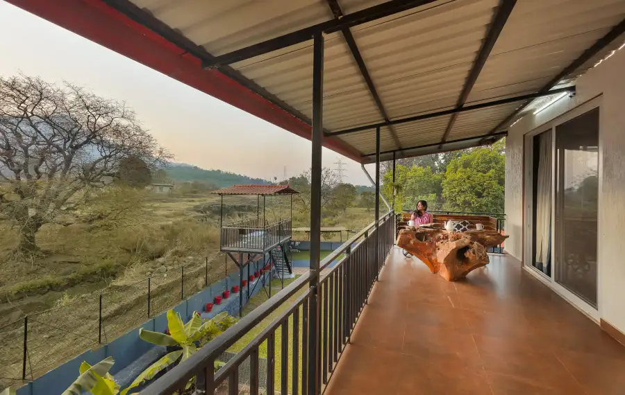 Deckhouse 47, Karjat