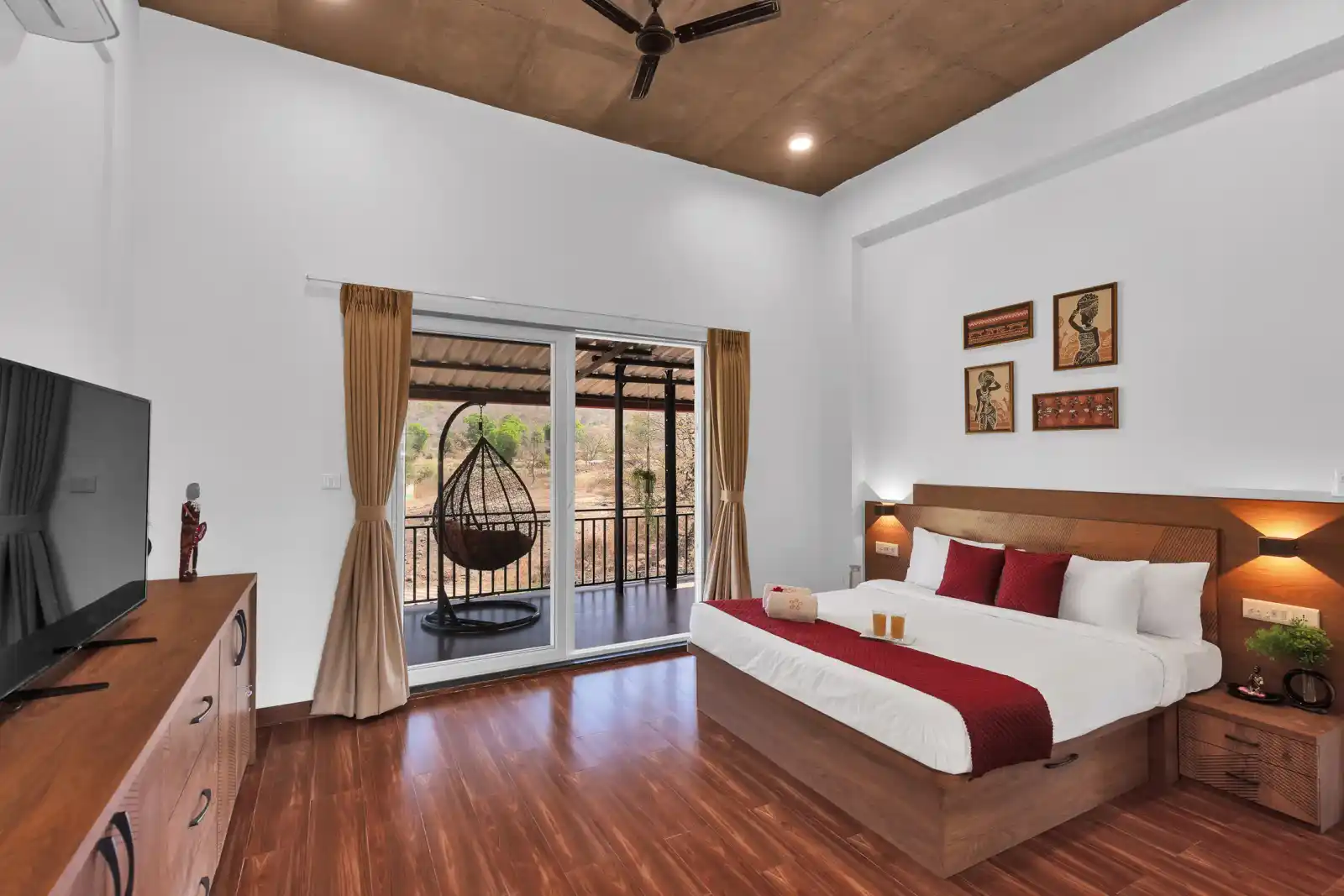 Deckhouse 47, Karjat