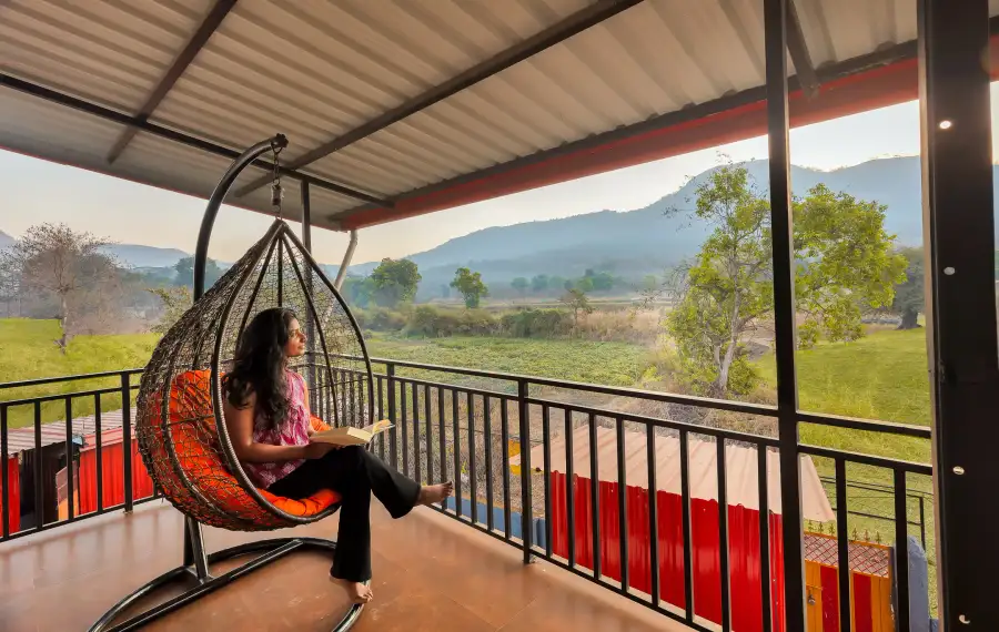 Deckhouse 47, Karjat