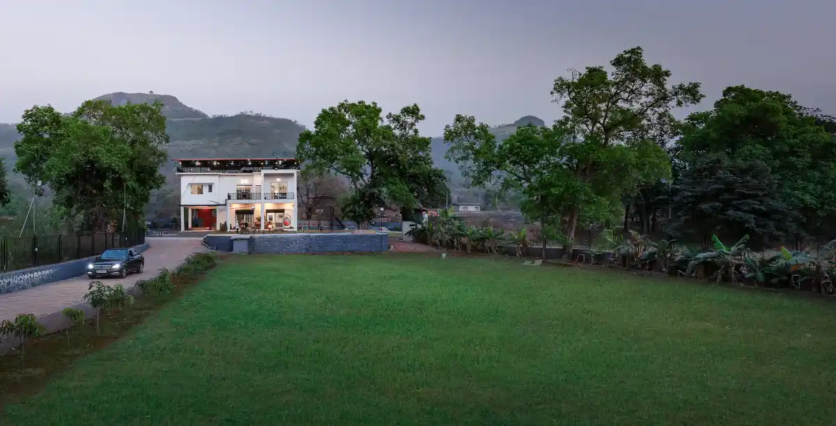 Deckhouse 47, Karjat