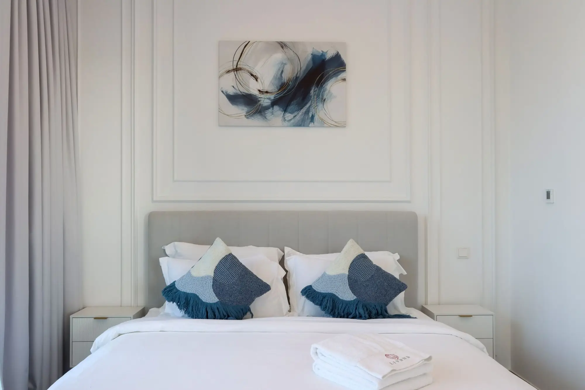 Deluxe 1BR Corner Suite with Marina Views, Dubai