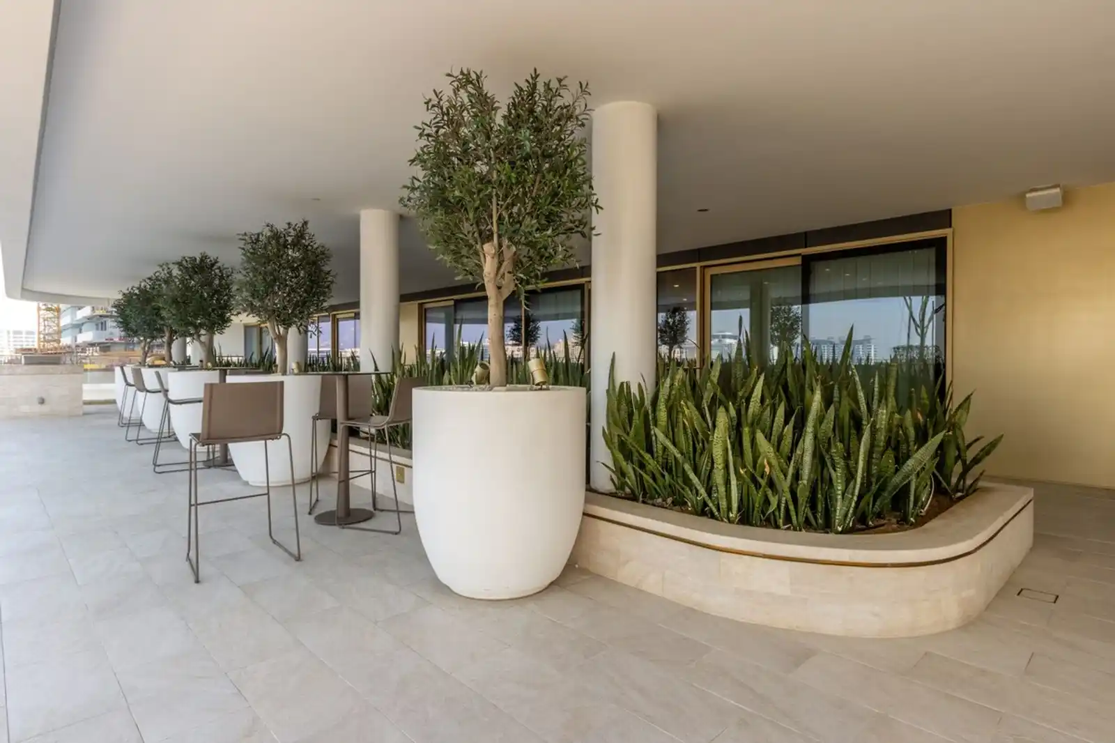 Designer 1BR at Emaar Beachfront, Dubai