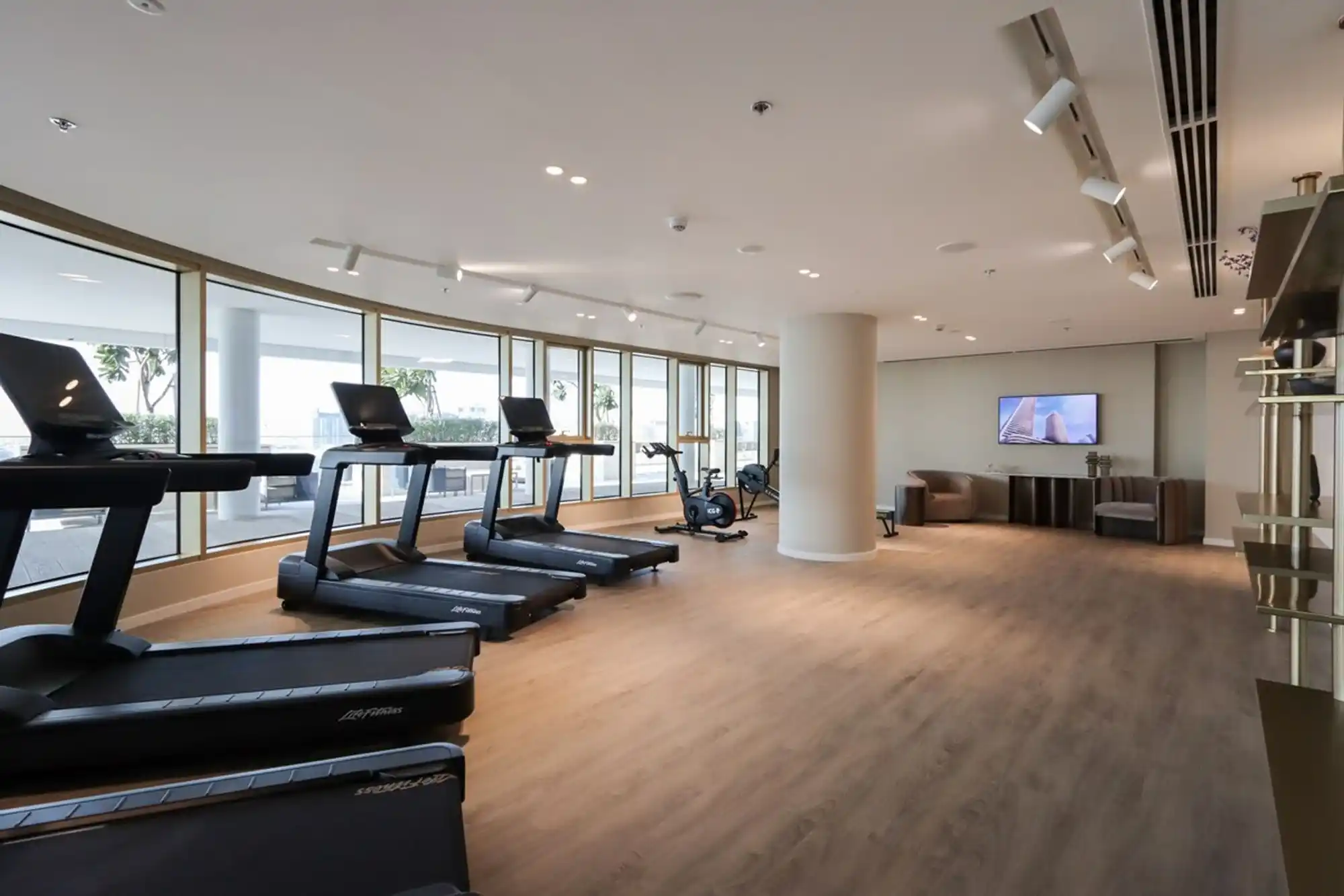 Designer 1BR at Emaar Beachfront, Dubai